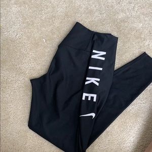 Nike Dri-Fit Ankle Length Athletic Legging